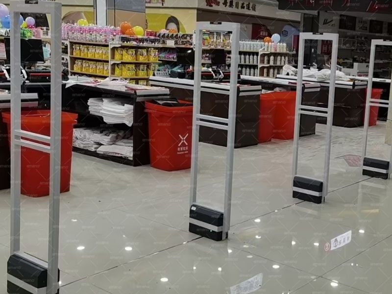 El supermercado instaló un dispositivo antirrobo magnético acústico Cubic Beauty AM8208