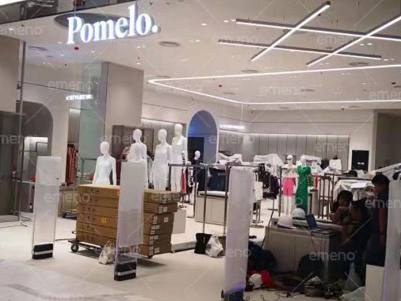 La tienda de ropa Pomelo instaló un dispositivo antirrobo Cubic Beauty AM8089