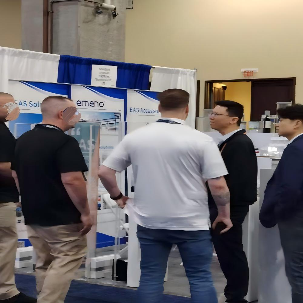 Lifangmei estuvo presente en el stand de NRF durante tres días. Lifangmei observó las tres preocupaciones más apremiantes de los clientes norteamericanos.